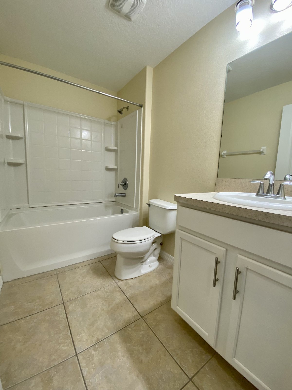 3/2 In Cypress Creek! Lawn Care Included property image