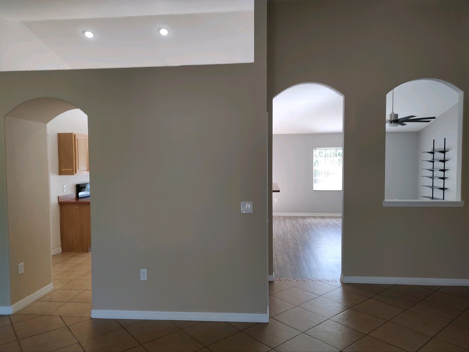 Beautiful 3 Bed 2 Bath Home On Large Fully Fenced Yard property image