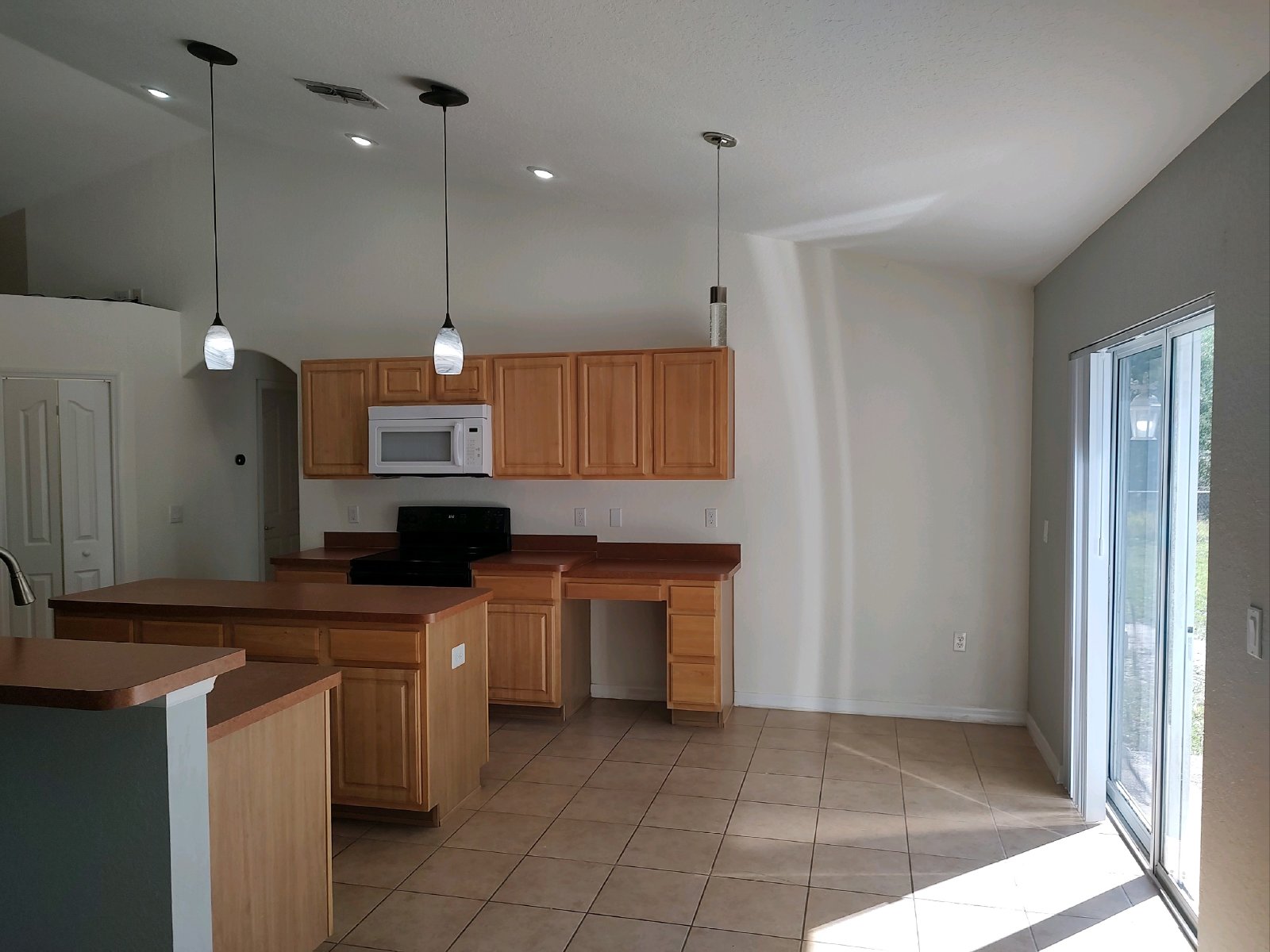 Beautiful 3 Bed 2 Bath Home On Large Fully Fenced Yard property image