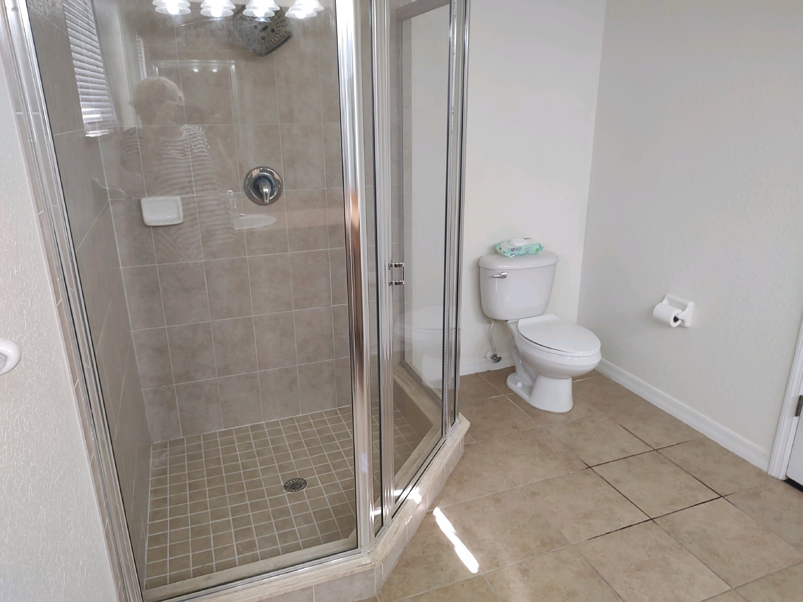 Beautiful 3 Bed 2 Bath Home On Large Fully Fenced Yard property image