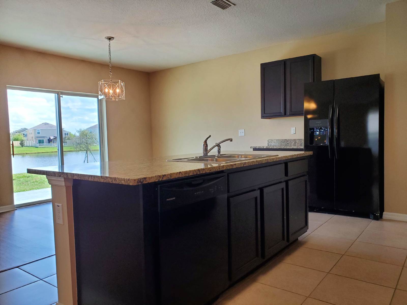 4 Bed, 2.5 Bath Home In EPPERSON Lagoon Community! property image