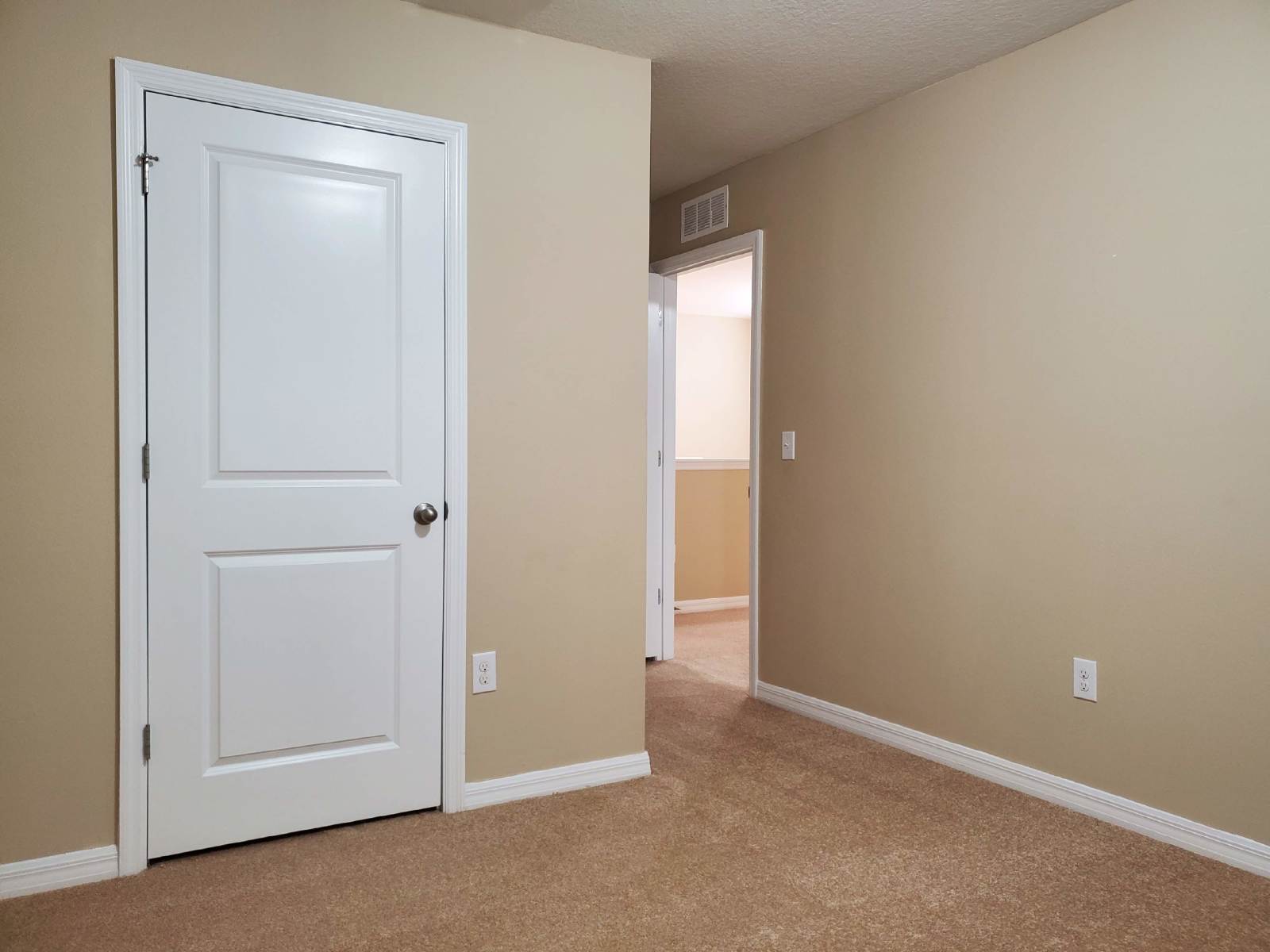 4 Bed, 2.5 Bath Home In EPPERSON Lagoon Community! property image