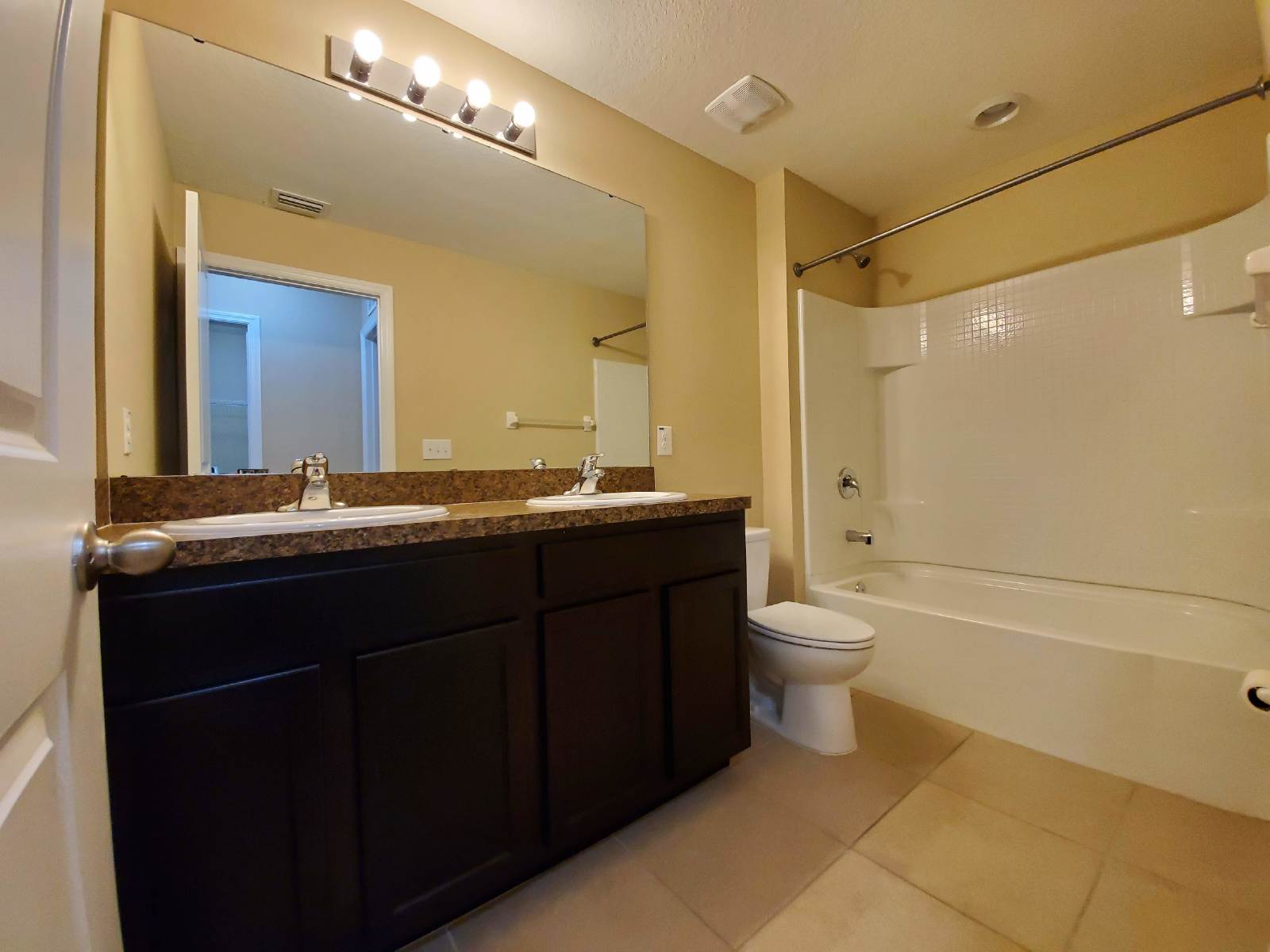 4 Bed, 2.5 Bath Home In EPPERSON Lagoon Community! property image