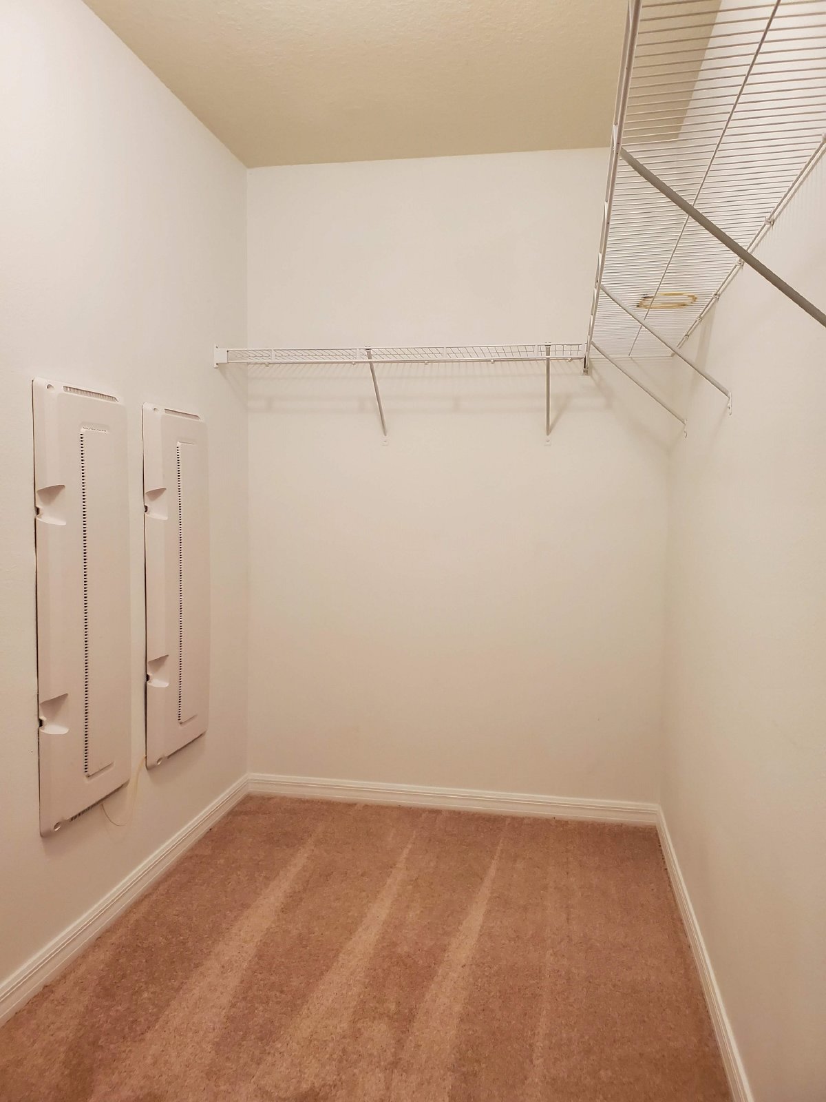 4 Bed, 2.5 Bath Home In EPPERSON Lagoon Community! property image