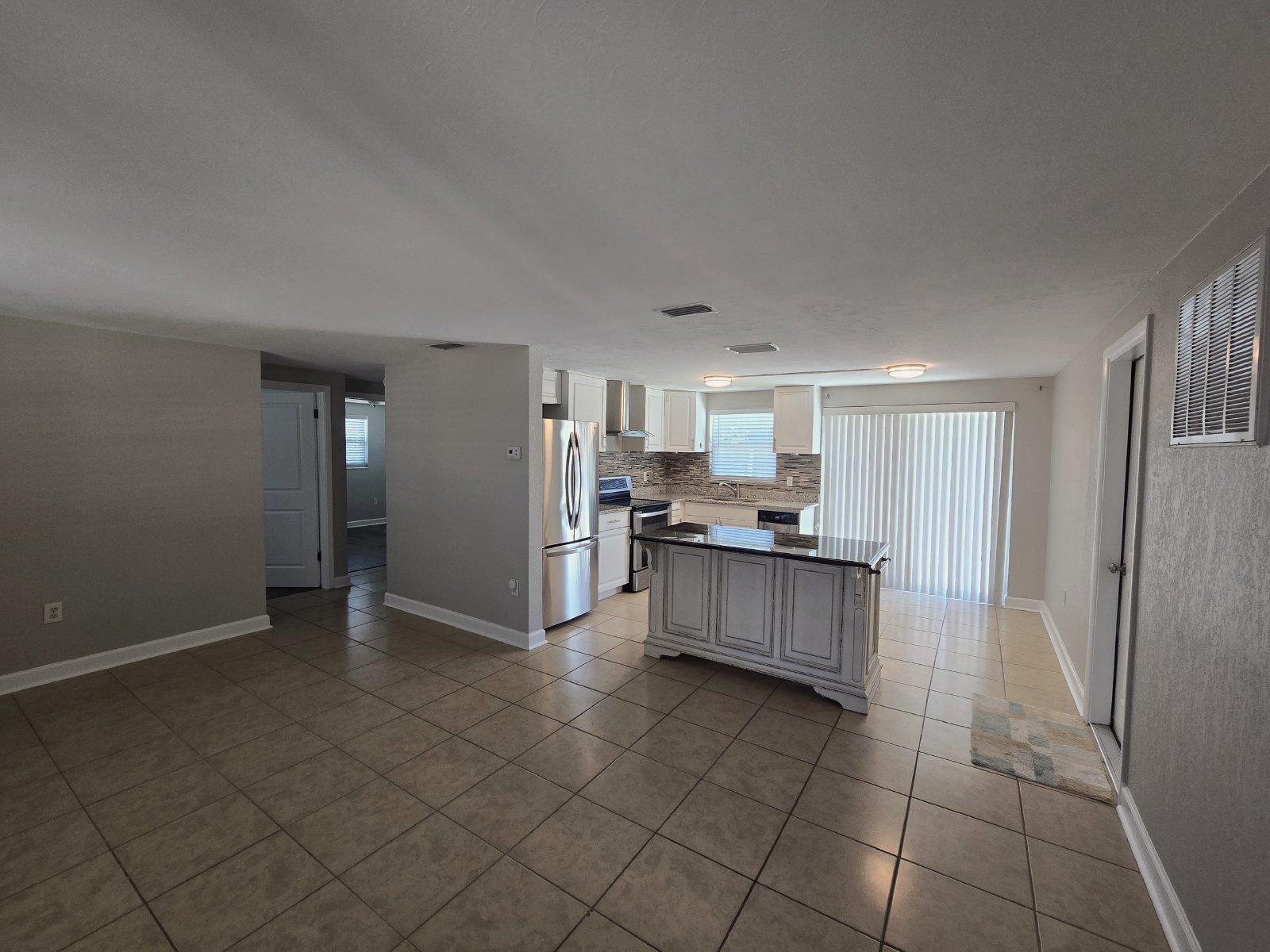 2/2/1 Located in Holiday, FL! Available 5/1! property image