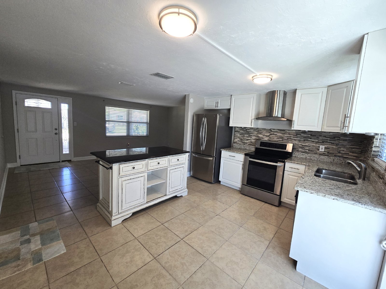 2/2/1 Located in Holiday, FL! Available 5/1! property image