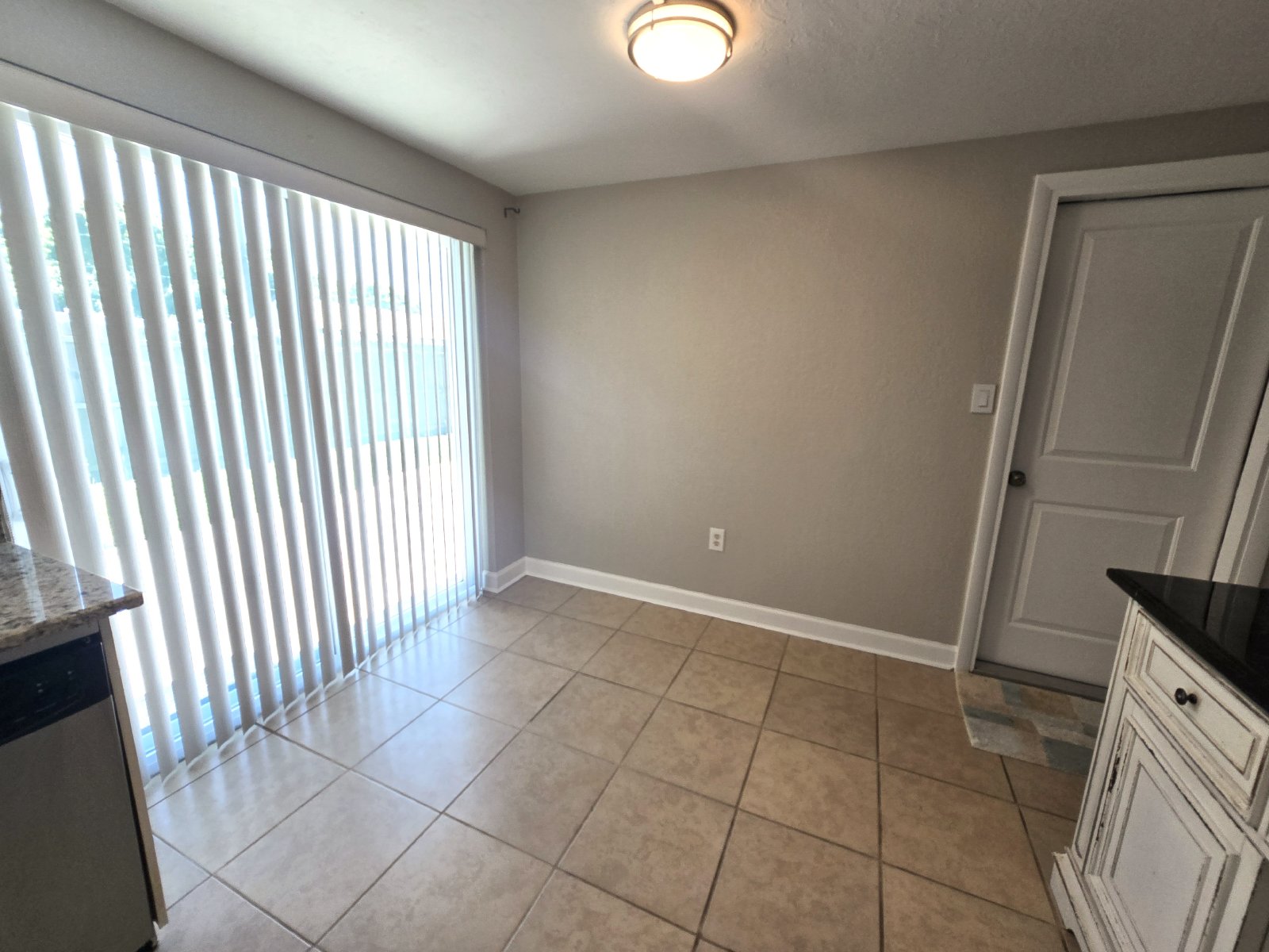 2/2/1 Located in Holiday, FL! Available 5/1! property image
