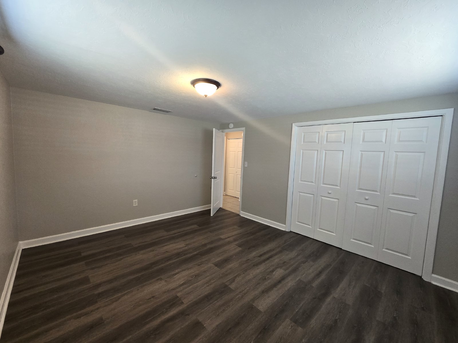 2/2/1 Located in Holiday, FL! Available 5/1! property image