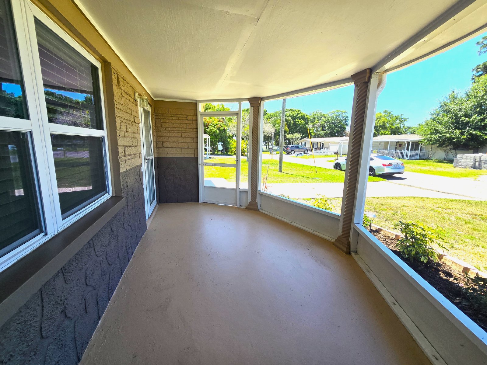 2/2/1 Located in Holiday, FL! Available 5/1! property image
