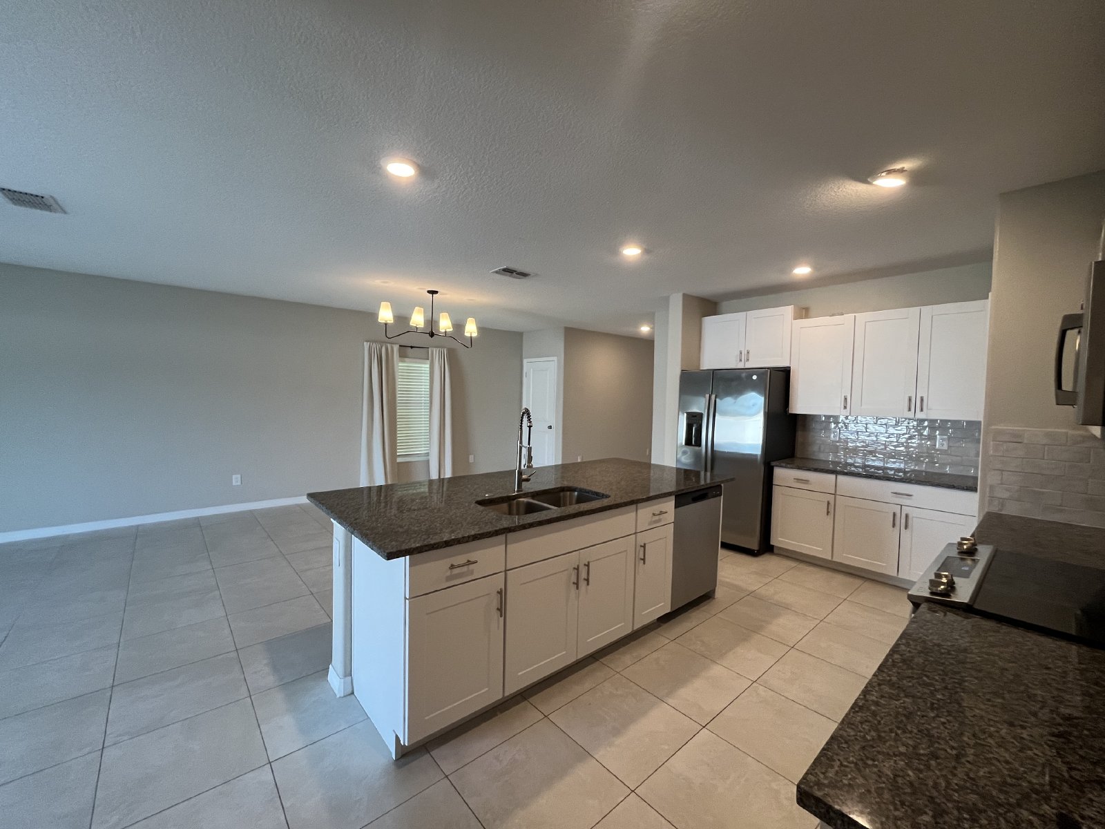 Beautiful 6/3/2 In Villages Of Avalon property image