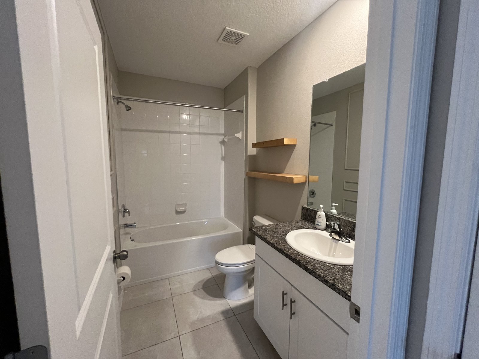 Beautiful 6/3/2 In Villages Of Avalon property image