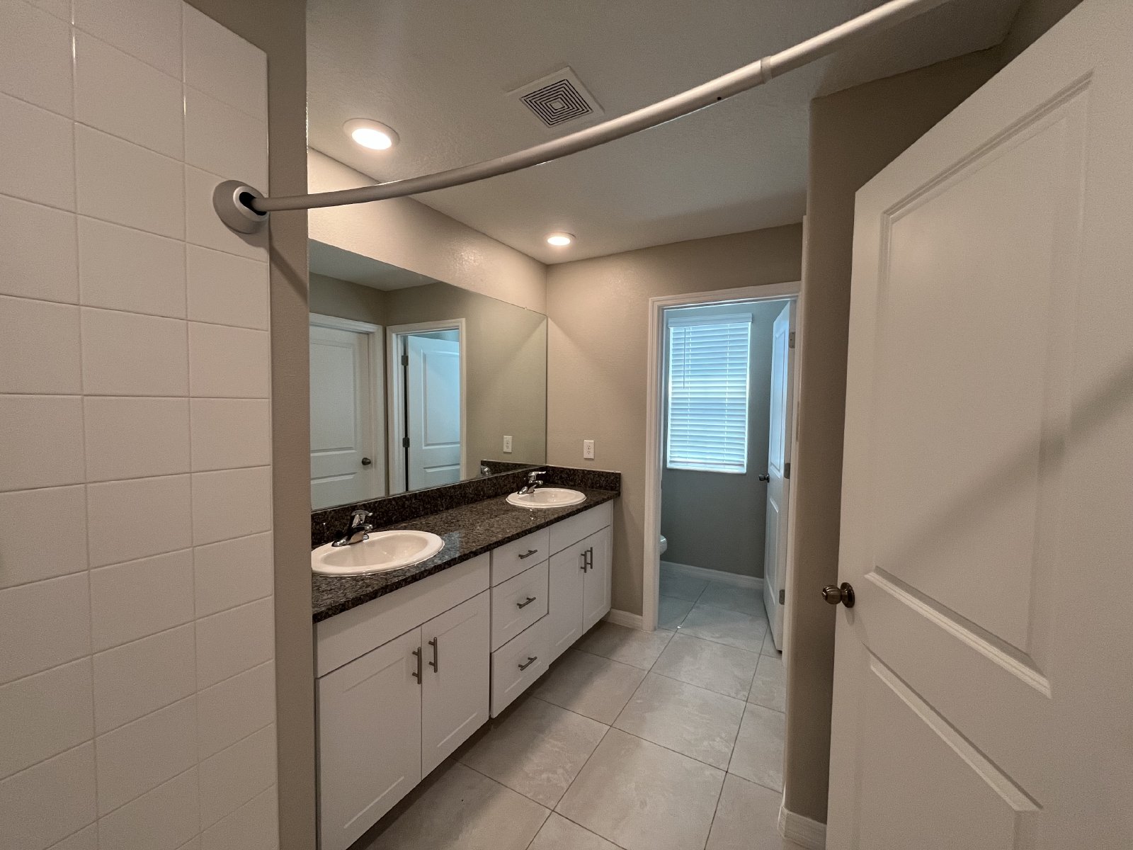 Beautiful 6/3/2 In Villages Of Avalon property image